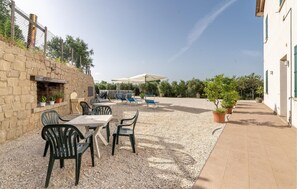 Outdoor dining - Gorgeous apartment in Valnogaredo (PD) (Valnogaredo (PD))