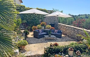 Terrace/patio - Gorgeous home in Fontarèches (Fontarèches)