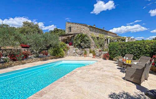 Gorgeous home in Fontarèches