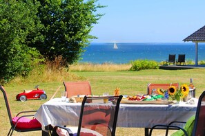 Outdoor dining - Holiday home Fjellerup - Holiday home Fjellerup (Quern)