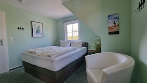 2 bedrooms, travel crib, WiFi - Alexander von Humboldt - **200m to the sandy beach** southwest Ter/Blk Bj.07 E-fireplace (Koserow)