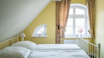 3 makuuhuonetta, vauvan matkasänky, Wi-Fi, vuodevaatteet