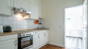 Fridge, oven, dishwasher, toaster