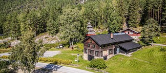 Beautiful home in Dølemo with sauna