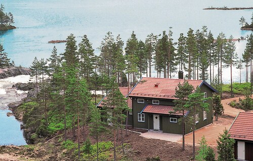 Beautiful home in Dølemo with sauna