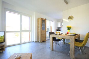 Dining - Luxury Apartment - Baabe beach villa 158481 Luxury apartment with sea views (Baabe)