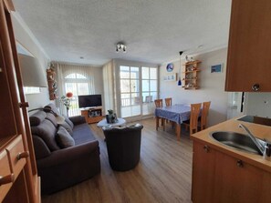 TV - (169/1) 2-room apartment - lake view - apartment house Atlantik (Kühlungsborn)