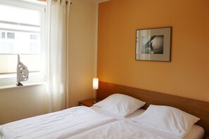 1 bedroom, travel cot, WiFi, bed sheets