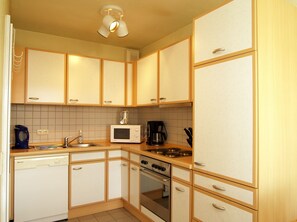 Frigorifero, microonde, forno, lavastoviglie