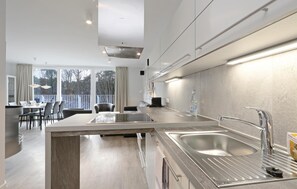 Fridge, stovetop, dishwasher, coffee/tea maker - Nice apartment in Travemünde Waterfront (Travemünde Waterfront)