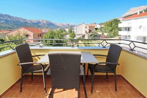 Outdoor dining - Holiday apartment mit Pool (Baška)