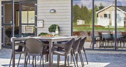 Pet friendly home in Glesborg with sauna