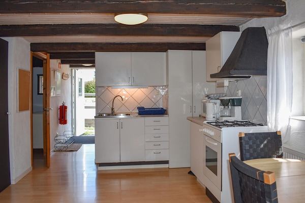 Køleskab, kogeplade, kaffe-/temaskine