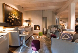 Fernseher, Kamin
