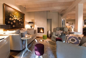 Fernseher, Kamin