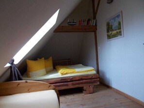 3 Schlafzimmer, Reisekinderbett, Bettwäsche