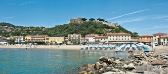 Nice home in Caldana GR