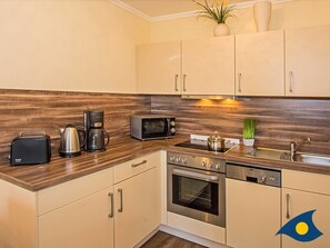 冰箱、微波炉、烤箱、洗碗机