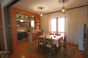 Dining - Holiday apartment with balcony and air conditioning (Malinska)