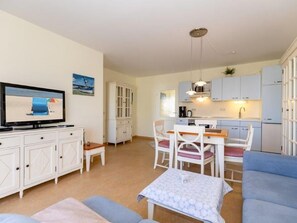 TV - (259) 3-room apartment-Hafenstrasse-lake view - apartment complex vacation dreams (Kühlungsborn)