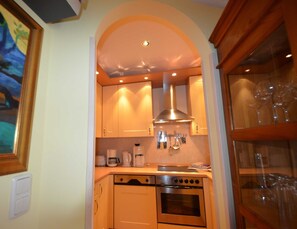 Refrigerador, microondas, horno y lavavajillas 