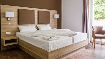 1 bedroom, in-room safe, desk, travel crib