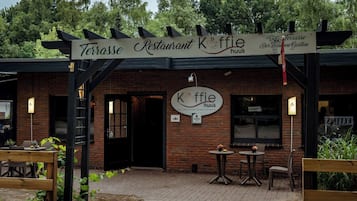 Buiten dineren