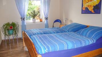 2 bedrooms, travel crib, WiFi, bed sheets