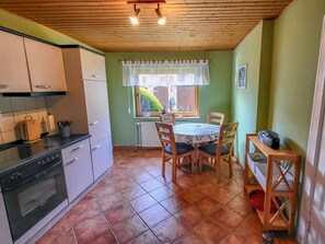 Fridge, microwave, oven, coffee/tea maker