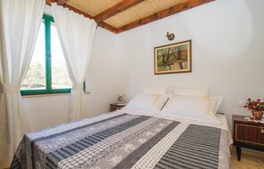 1 bedroom, bed sheets - 1 bedroom nice home in Smokvica (Smokvica)
