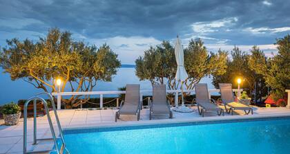 Nice home in Krilo Jesenice