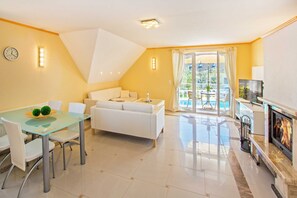 Televisión, chimenea