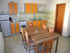 Refrigerador, horno, parrilla de estufa y congelador 