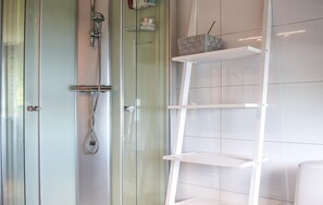 Shower - 3 bedroom stunning home in Bjoa (Bjoa)