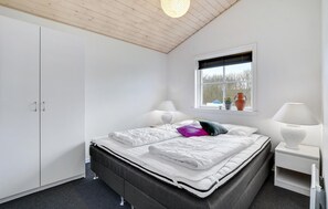 3 室のベッドルーム、旅行用ベビーベッド、WiFi (無料)