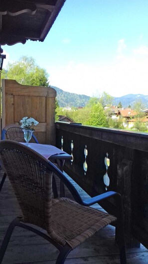 Outdoor dining - Holiday Riederstein - Gästehaus Schiffmann (Tegernsee)