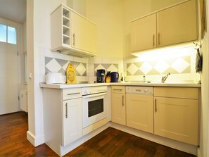 Fridge, oven, dishwasher