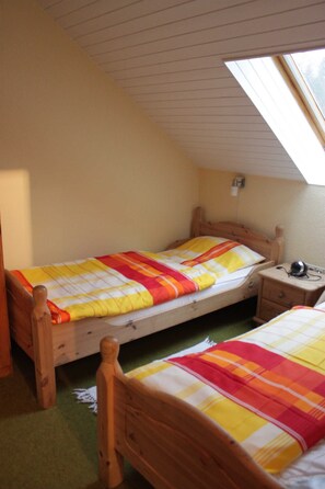 2 chambres, lit parapluie, Wi-Fi, draps fournis
