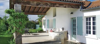 Amazing home in St Fort sur Gironde with WiFi