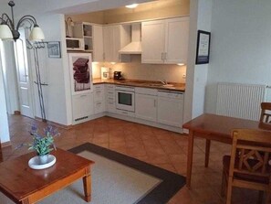 Réfrigérateur, micro-ondes, four, lave-vaisselle