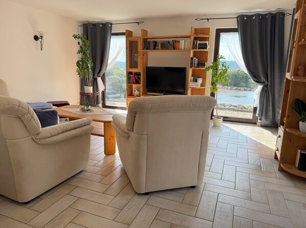 Imagen sin descripción, 1 de 7, botón