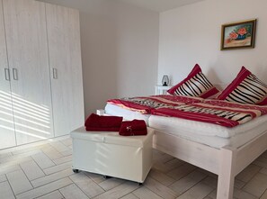 1 chambre, lit parapluie, Wi-Fi, draps fournis