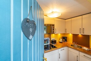 Fridge, microwave, dishwasher - App.9 - Priel Hüs, Germany (List)