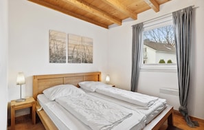 2 dormitorios, cuna de viaje, wifi gratis y ropa de cama