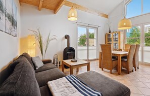 Fernseher, Kamin, DVD-Player