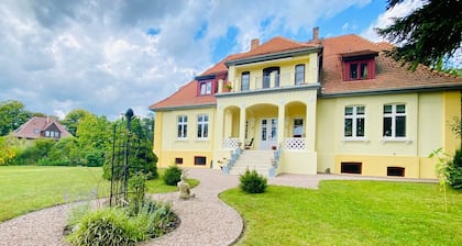 Vacation apartment Ruhequell - Holiday apartment Villa am Haussee