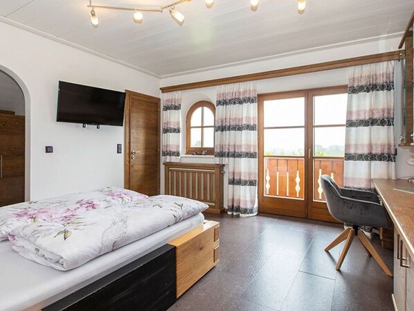 2 slaapkamers, een bureau, wifi, beddengoed