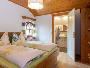 2 Schlafzimmer, Schreibtisch, WLAN, Bettwäsche