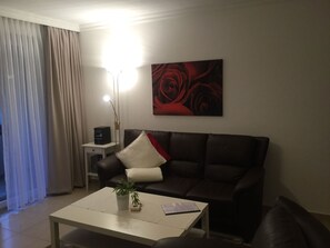 TV - 2-room apartment (u. App. 6, App. 12) - Holiday larks (Bad Bevensen)