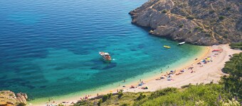 Holiday apartment with balcony and air conditioning